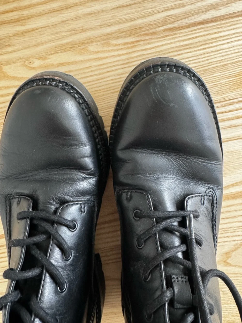 Vince Cabrera Lug Sole Leather Lace-Up Boots - Picture 8 of 11